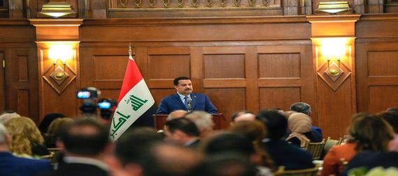 Al-Sudani meets in Washington with a group of the Iraqi community
